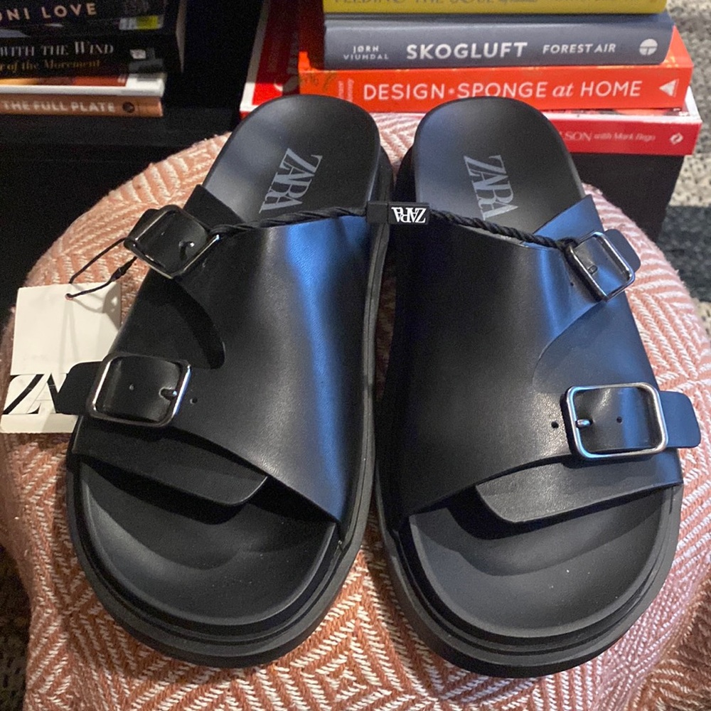 Zara men’s black leather sandals -NWT-EU-40-USA-7
